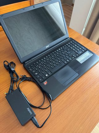 Portátil Acer Aspire E1-522