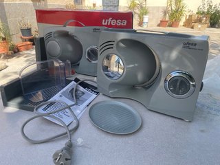 Cortadora de fiambre Ufesa CF4810 plegable