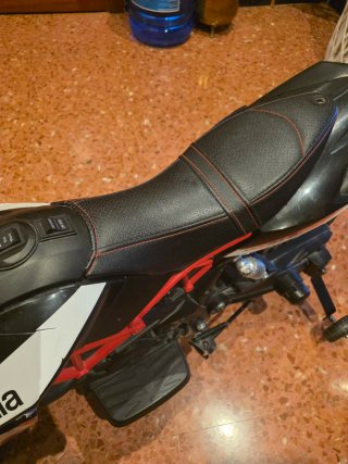 Moto niño oficial para 3 años, asiento piel