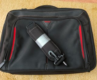 Maletín Targus Negro y Rojo
