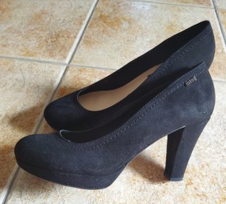 Zapatos de tacón negros Mustang
