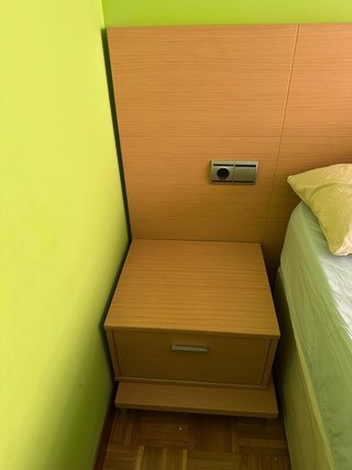 Mueble dormitorio: 2 mesillas y estantería