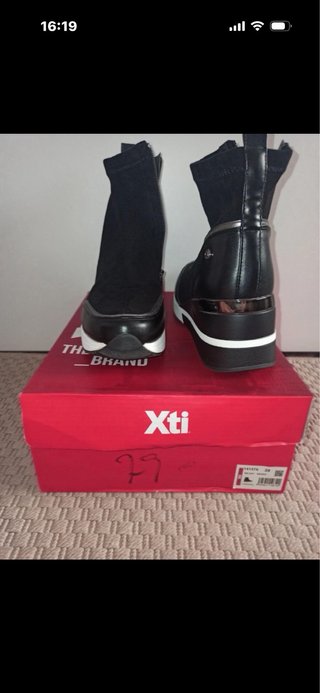 Botines de media caña con plataforma