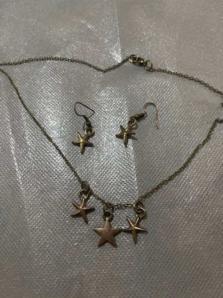 Conjunto collar y pendientes estrella