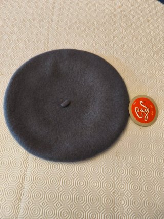 Gorra de lana gris
