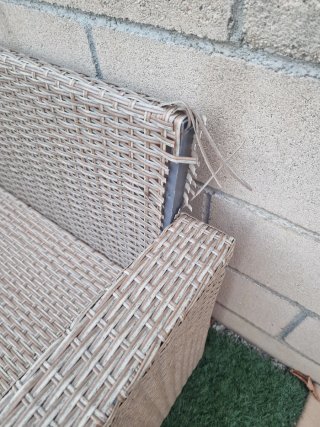 Conjunto Terraza Ratán Mesa y Sofá.