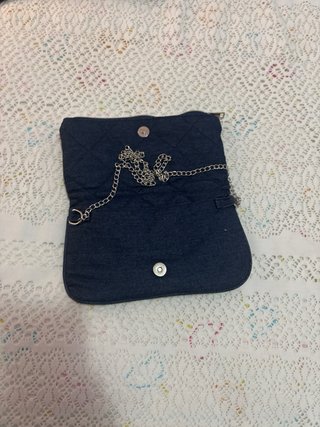 Bolso vaquero acolchado con cadena