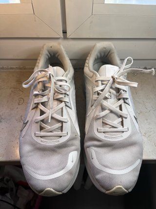 Nike Quest Scarpe Running/Sportive Argento/Bianco