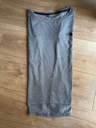 Camiseta The North Face gris talla S