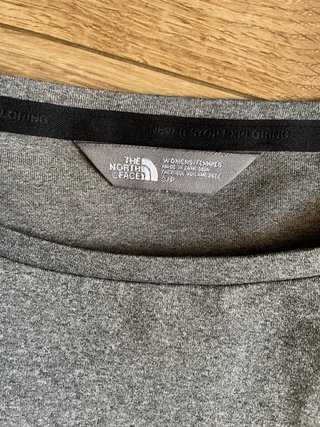 Camiseta The North Face gris talla S