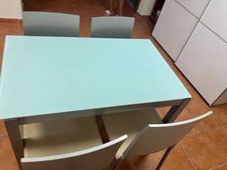 Mesa y 4 sillas cocina cristal