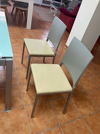 Mesa y 4 sillas cocina cristal