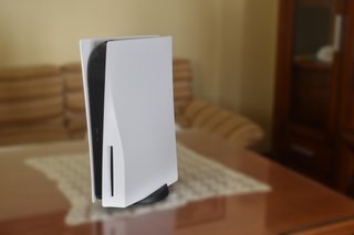 PlayStation 5 + 2 mandos DualSense
