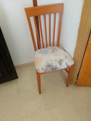 Juego de 4 sillas de comedor de madera con asiento