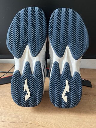 Zapatillas pádel Joma blancas y azules