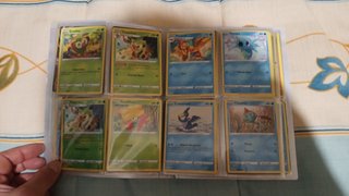 Álbum Pokémon 25 Aniversario Pikachu