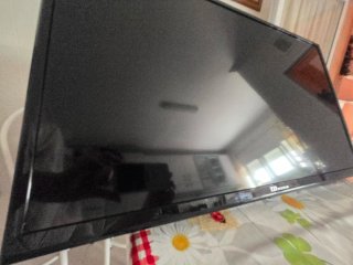 Smart TV 32 HD AndroidTV Control Voz Soporte Pared