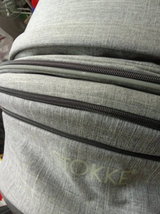 Capazo Stokke gris en buen estado