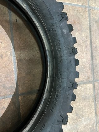 Neumático 140/80-18