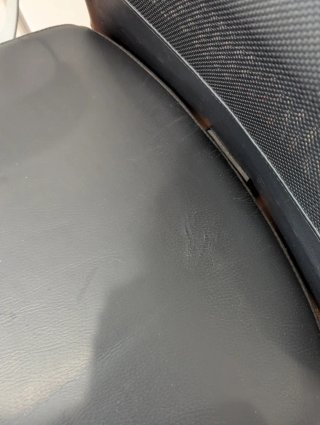 Silla de oficina polipiel negra