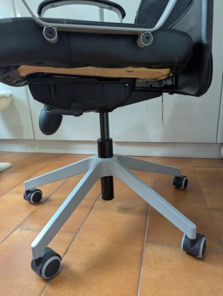 Silla de oficina polipiel negra