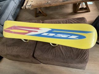 Snowboard DSL55 147 con fijaciones Burton