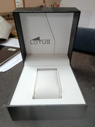 Caja de reloj Lotus