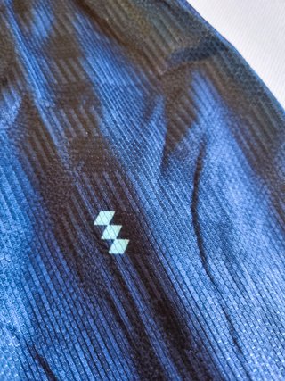 Camiseta azul y verde talla L