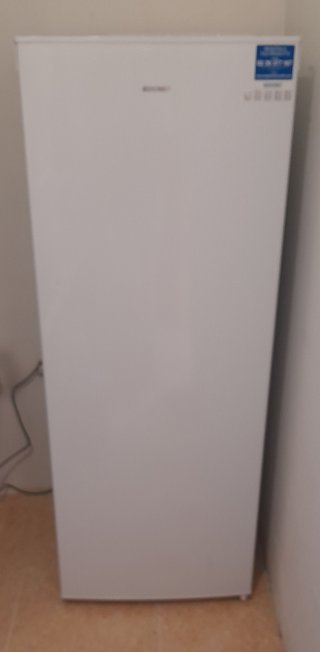Congelador vertical blanco