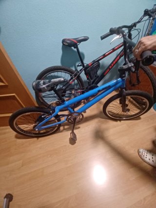Bicicleta BMX azul