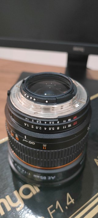 Objetivo Samyang AE 85mm f1.4 montura Nikon