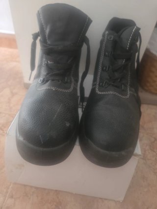 Zapatos de trabajo con punta de acero Talla 42
