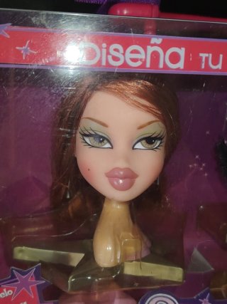 Bratz Rina Head Gamez con Accesorios