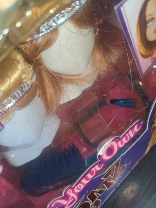 Bratz Rina Head Gamez con Accesorios