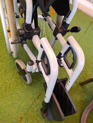 Silla de ruedas + cojín