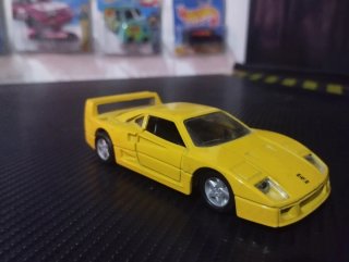 Ferrari F40 Amarillo Maisto Colección Shell