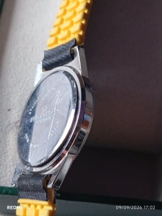 Orologio Radius Giallo Sportivo 100FT-30M