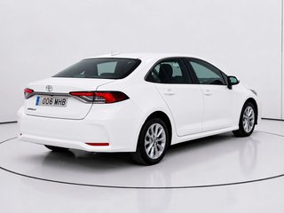 Toyota Corolla Sedan 1.5 92 kW (125 CV)