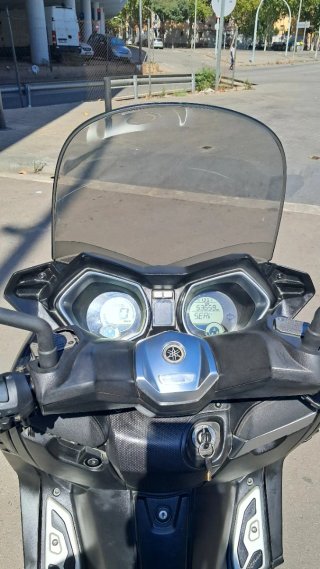 Maxi Scooter Negra