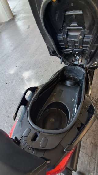 Maxi Scooter Negra