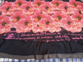 Vestido Desigual flores y letras