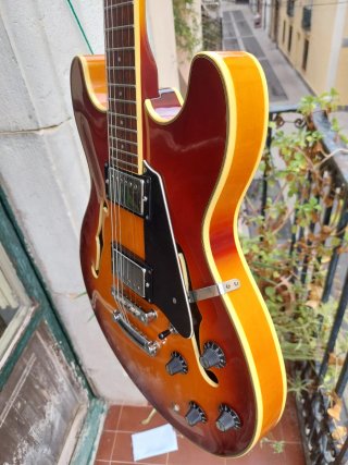 Aria 1986 TA-40 Guitarra Semihollow tipo ES-335