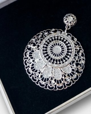 Pendientes plateados grandes diseño filigrana