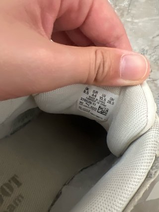Zapatillas Puma Beige y Blancas