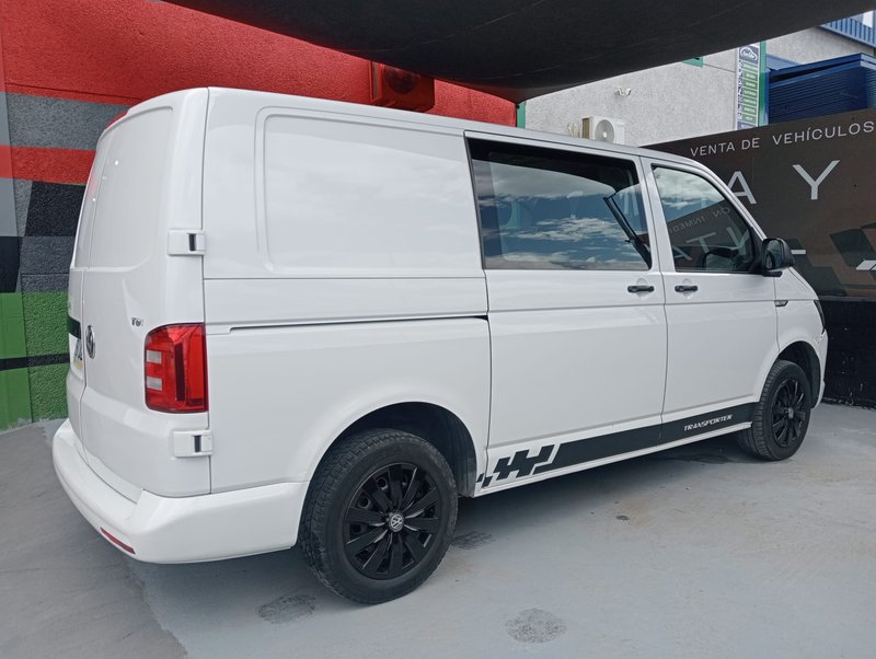 Volkswagen Transporter Kombi 2.0 TDI BMT 2017, foto 3