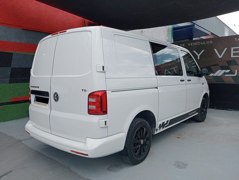 Volkswagen Transporter Kombi 2.0 TDI BMT 2017, foto 2