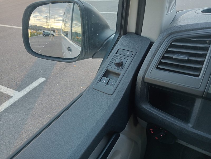 Volkswagen Transporter Kombi 2.0 TDI BMT 2017, foto 17