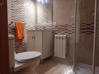 Alquiler apartamento amueblado.  Luminoso