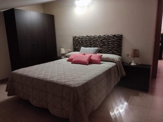 Alquiler apartamento amueblado.  Luminoso