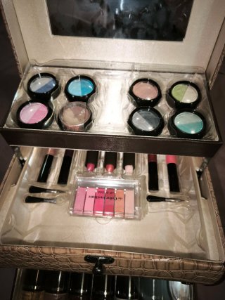 Baúl maquillaje cocodrilo beige y marrón